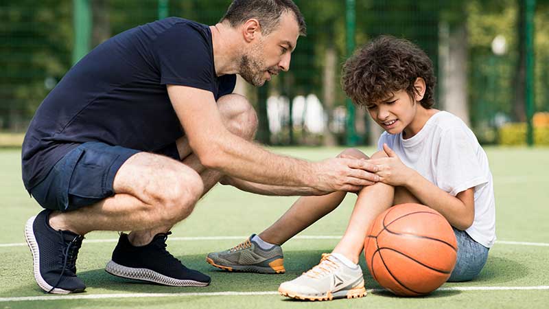 Criança magoa-se na escola